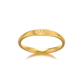 Minimalistischer goldener Edelstahlring mit Gravur der Nummer 999 auf weißem Hintergrund - 444