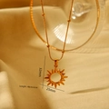 18K vergulde roestvrijstalen halsketting met zonnehanger, maat 32x25mm en 40+5cm verstelbare ketting - Holle Zon (23WN383)