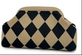 Pochette in maglia a rombi neri e beige con design a trapezio di grandi dimensioni - Borsa a mano in maglia / Modello Argyle nero e crema