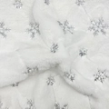 Tessuto in ecopelliccia bianca con fiocchi di neve argentati per decorazioni natalizie - 1.65x0.5m / Argento Lucido