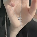 Collana elegante in argento sterling S925 con pendente a rosa e foglia con zirconi - Collana a Fiore di Rosa / Oro Bianco K