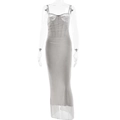 Abito lungo grigio in pizzo e mesh con spacco laterale e design schiena scoperta - S / Grigio chiaro