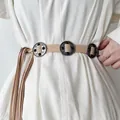 Cintura bohémien in camoscio marrone chiaro con fibbie vintage e lunghe frange - Albicocca