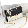 With Pendant Black