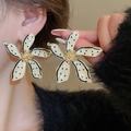 Chic black and white polka dot flower earrings with gold center for women - Black and White Polka Dot Enamel Flower (9#银针滴油花朵花瓣圆形波点耳环)