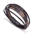 Dettaglio del bracciale multistrato in pelle intrecciata con chiusura magnetica nera - 19cm / Marrone
