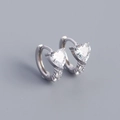S925 Silber Herz Creolen mit Zirkonia und mikro-gepflasterten funkelnden Steinen - 925er Silber / Platinsilber Farbe (Paar)