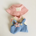 Puppen-Outfit-Set mit rosa Cordhut, blauem Overall und Strickpullover für Puppen - Passend für 17cm Puppe / Rosa Mütze + Regenbogenpullover + Blaue Latzhose / Rosa und Blau Mix