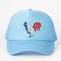 Cappellino trucker azzurro regolabile con stampa di gallo tricolore e rete traspirante - Taglia unica / Tutto Celeste
