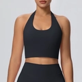 Detail van zwarte halter sport-bh gemaakt van hoogwaardige matte elastische stof - S / Zwart
