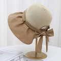 Cappello da sole da donna con top in paglia, tesa kaki e grande fiocco decorativo - M (56-58cm) / Cammello