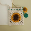 Handmade crochet crossbody bag with yellow sunflower pattern and knit strap in beige - Off-white Sunflower Crossbody