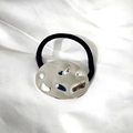Minimalist silver hammer-textured oval charm elastic hair tie with black band - Silver Liquid Oval