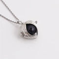Collana a cuore in argento minimalista con perla blu scintillante su sfondo bianco - Perla glitterata blu scuro + catena a corda argento da 60 cm