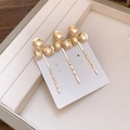 Set de tres horquillas doradas con diseño de flores y perlas en tarjeta de exhibición - Set de 3 piezas / Dorado