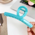 Grande pince à cheveux bleu Tiffany pailletée avec design géométrique minimaliste - Droit Cyan / 11.3cm