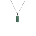 Collana minimalista in argento con pendente cilindrico in pietra verde su sfondo bianco - Verde (NSN00305)