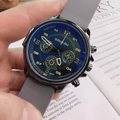 Fashion quartz sports watch with grey silicone strap, black case and blue round dial - Gray