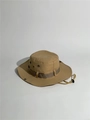 Detailansicht eines khakifarbenen Anglerhuts mit Metallösen und verstellbarem Kinnband - Einheitsgröße / Khaki