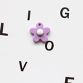 Pendentif fleur en résine violette pour porte-clés DIY et accessoires faits à la main - Violet