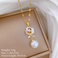 Dettaglio della collana con ciondolo a fiore con peso 3,9g e dimensioni 1,3x3,7cm - M408 Collana con Rosa (Catena in Acciaio Inossidabile Ciondolo in Rame con Micro-incastonatura)