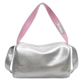 Bolso Boston plateado metalizado con correa de hombro rosa brillante en contraste - Plateado