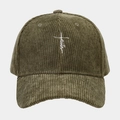 Vue détaillée de la broderie croix faith sur la casquette en velours côtelé vert - Vert Militaire