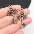 Ciondoli a forma di chiave in bronzo antico per creazione di gioielli fai-da-te - Chiave in Bronzo Antico 18x33mm