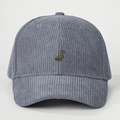 Detaillierte Stickerei einer Stockente auf blauer Cord-Baseballkappe mit Textur - Einheitsgröße / Grau