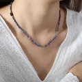 Collana stile barocco con perle di lapis blu e pietre verdi sul collo di modella - 40+5cm / Pietra Naturale Blu