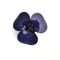 Broche camélia 3D en acrylique violet foncé avec perles noires pour femme - Bleu foncé