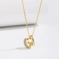 Elegante collana in argento 925 con anelli dorati, zirconi cubici e perla d'acqua dolce - Oro