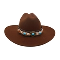 Sombrero de fieltro marrón con banda de cuero étnica y detalles de piedras turquesas - Café