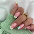 Unghie finte press on nails con onde verdi e bianche e forma quadrata lunga nude e chic - Stile Francese a Onde Verde Bianco (JP2534)