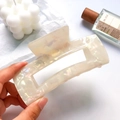 Pinza para el pelo grande de acetato jaspeado crema con acabado nacarado brillante - Blanco Sirena 13CM