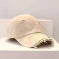 Cappellino da baseball beige vintage con dettagli strappati e finitura in cotone - L (58-60cm) / Beige