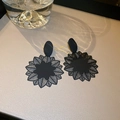 Orecchini retrò a forma di fiore traforato nero con perni in argento per donne - Stile Fiore Traforato Nero (36#)
