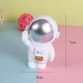Standing astronaut cake topper figurine with silver mask and 7cm height scale - Resin Silver Waving Astronaut