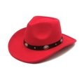 Détail d'un chapeau de cowboy rouge avec bande noire, ornements vintage et rivets argentés - M(56-58cm) / Rouge