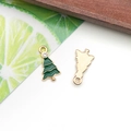 Groene emaille kerstboom hanger van legering met vergulding en kleine kristallen strass - 1 Stuk Emaille Kerstboom Bedeltje - 10x20mm