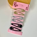 Lot de 8 barrettes à paillettes dorées, argentées et noires sur carte de support rose - Lot de 8 / Série Or & Argent