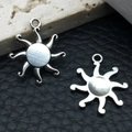 Pair of antique silver sun-shaped alloy charms for DIY vintage jewelry making - Sun 7699 Silver 16x19mm