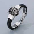 Bracciale da uomo in pelle nera intrecciata con testa di leone d'argento e chiusura a moschettone - Stile Testa di Leone (KB30272-D)