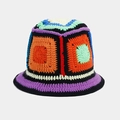 Detaillierte Stricktextur eines bunten Häkelhuts mit lebendigen Granny-Square-Mustern - Einheitsgröße / Mehrfarbiger Stil 1 (1#色)