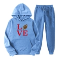 Ensemble survêtement en polaire bleu ciel avec texte LOVE rouge et motif rugby marron - S(L) / Haut Et Bas / Bleu ciel