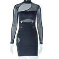Dettaglio dell'abito sexy a collo alto con maniche in mesh e tagli cut-out - S / Nero