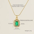Collier en acier doré avec pendentif zircon rectangulaire vert sur une chaîne en S - Vert