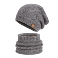 Set invernale grigio con cappello in maglia a trecce, scaldacollo in pile e toppa in pelle - Grigio Misto Set 2 Pezzi (6124)
