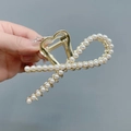 Golden wheat-shaped hair claw clip featuring elegant crisscross white faux pearls - Classic Scissor Pearl
