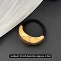 Elastico per capelli minimalista in metallo dorato a mezzaluna con fascia nera su pelle - Cerchietto Per Capelli Lucido Gold Arc - Ovale
